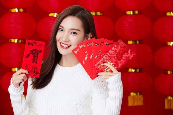 沈瑶新年写真来袭 红唇魅惑开启新年第一撩