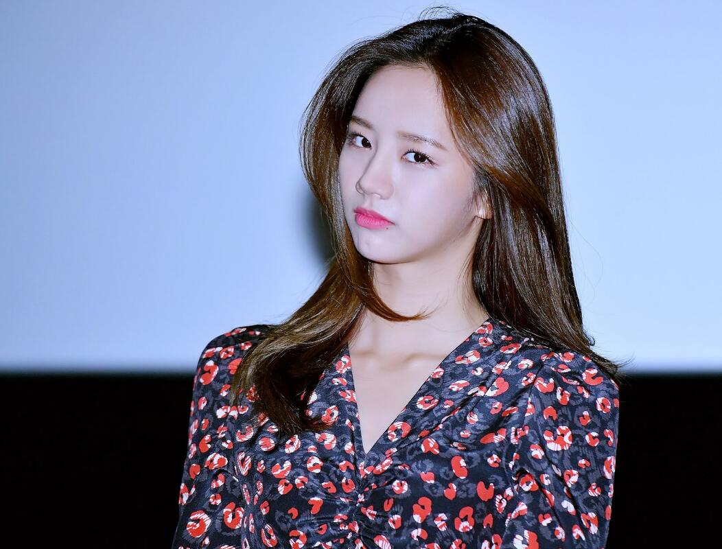 广告收入3千万成“百亿女王”，私服穿搭媲美时尚icon