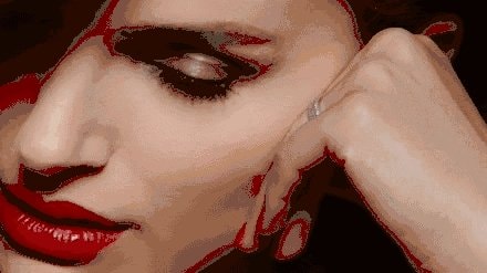 彩妆界黑马品牌美人美众发布全球首款极致天然玫瑰花口红 