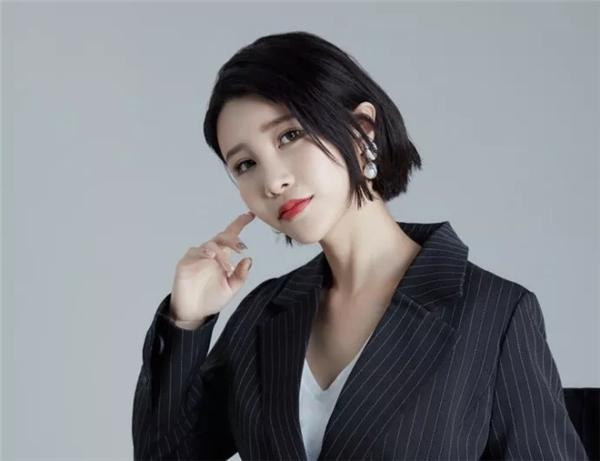 第一批90后CEO：14岁创业网红的叛逆与孤独 