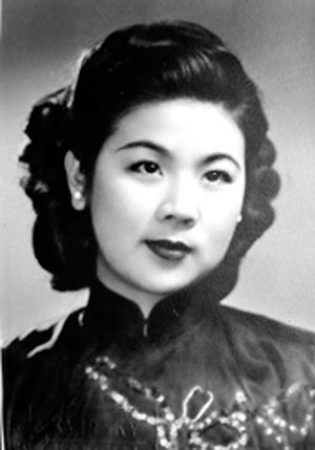 换季护肤不输人，依安娜爱芙IONA f温柔入夏 