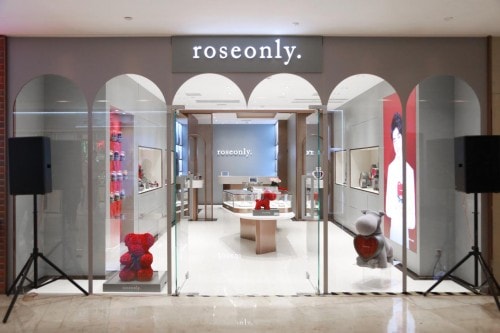 roseonly南京德基广场店盛大开幕 绽放七夕为爱而来