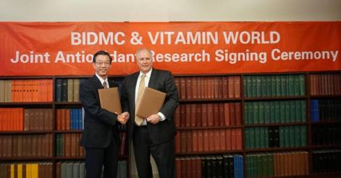 美国百家媒体争相报道，美维仕联合全球顶尖医学中心BIDMC深化抗氧化研究 
