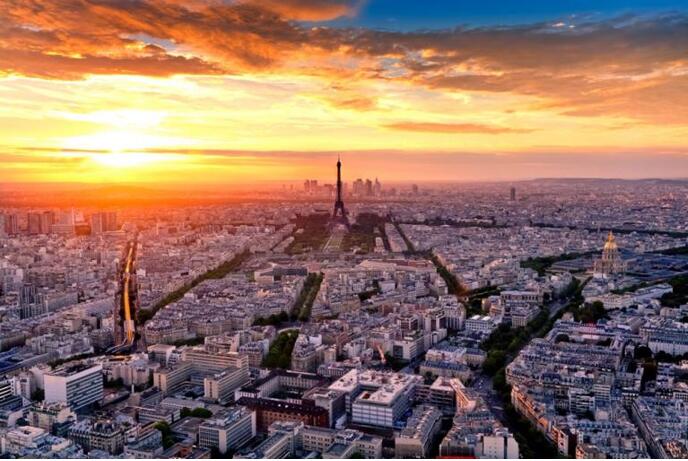 蒙帕纳斯大厦观景台的夕阳，照亮了巴黎景点的从容之美~