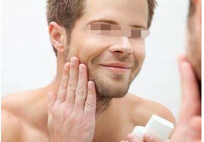 男生皮肤很差如何改善 男士简单护肤方法 