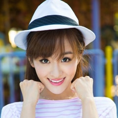 潘严 