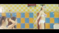 一大波美女下水，群众惊呆