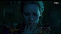【口袋电影】爱丽丝2曝爱丽丝进入仙境片段
