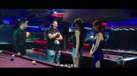 俩屌丝球馆欺负美貌姑娘，结果被姑娘胖揍