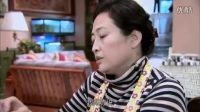 婆婆边择菜边跟儿媳说话，一转头，被儿媳妇的样子吓了一跳