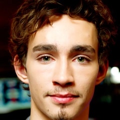罗伯特·席安Robert Sheehan