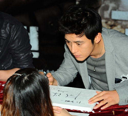http://www.mshishang.net/pics/default/download/ef9781e239368129bf28308b22212473.jpg