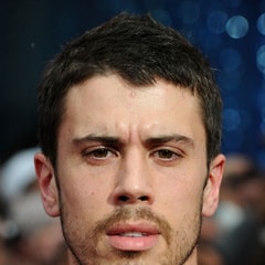 托比·凯贝尔Toby Kebbell