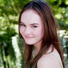 玛德琳·卡罗尔Madeline Carroll