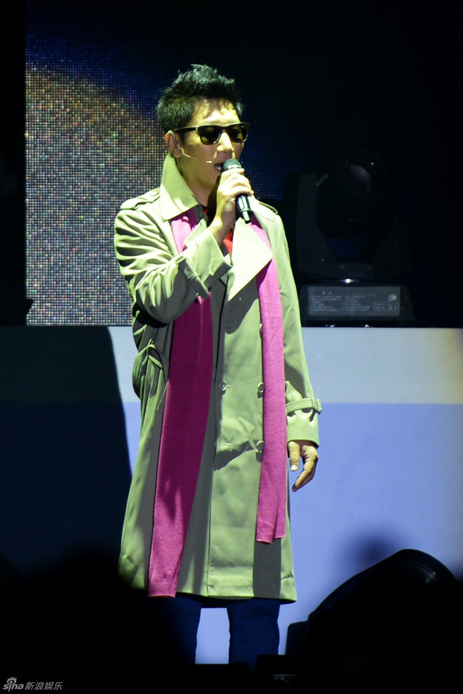 //www.mshishang.net/pics/star/pic/007726705b94bb62356d900ba7381559.jpg