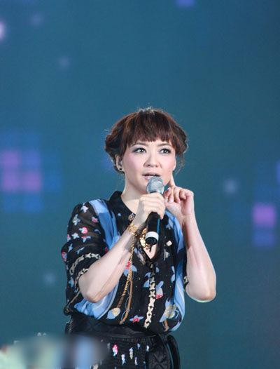 //www.mshishang.net/pics/star/pic/0305b32cecd481658adda8037b62fdf3.jpg