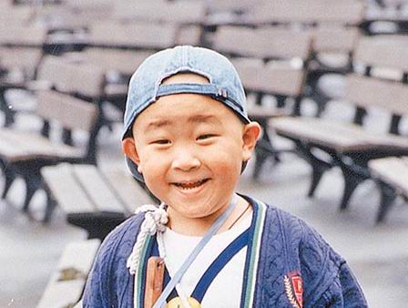 //www.mshishang.net/pics/star/pic/261481c4159790a9cc67e0a57a6e5afe.jpg