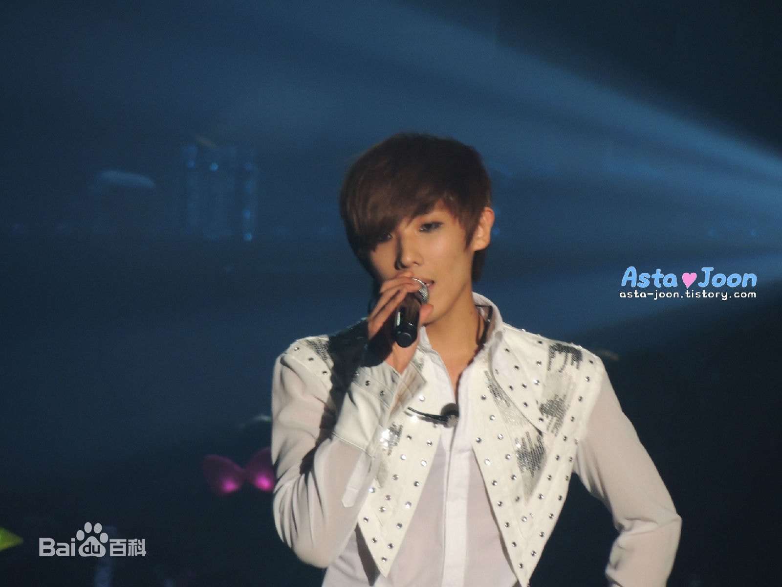 //www.mshishang.net/pics/star/pic/2ba7a4d8513d824b85485c2acc2603a0.jpg