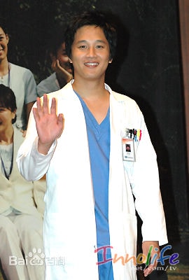 //www.mshishang.net/pics/star/pic/32c72e8df641f32b4a57641e480a37eb.jpg
