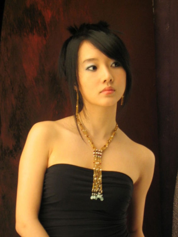 //www.mshishang.net/pics/star/pic/3c3360572b7c1bf6231c9a1019984f48.jpg