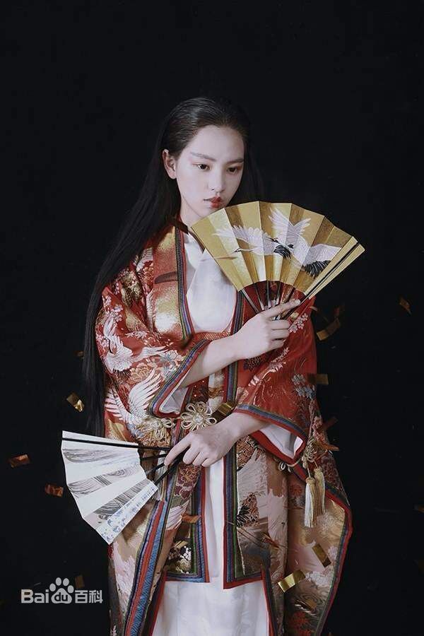 //www.mshishang.net/pics/star/pic/4009afd92ce8f0353430ee8f79c66867.jpg