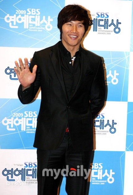 //www.mshishang.net/pics/star/pic/415ed852eaf3f2a452d0ed515e60b062.jpg