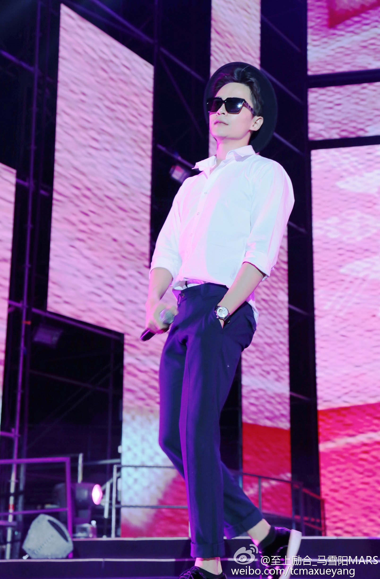 http://www.mshishang.net/pics/star/pic/5143/0213bf4abc1d8a6da074256d6948.jpg