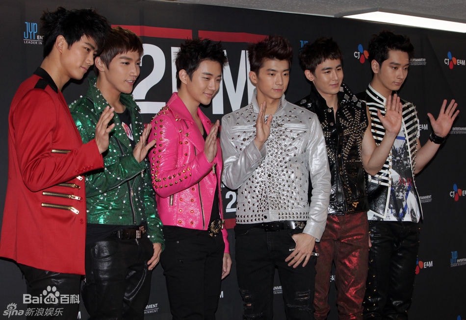 //www.mshishang.net/pics/star/pic/556697000aaa68b6298ef23782a3bdcc.jpg