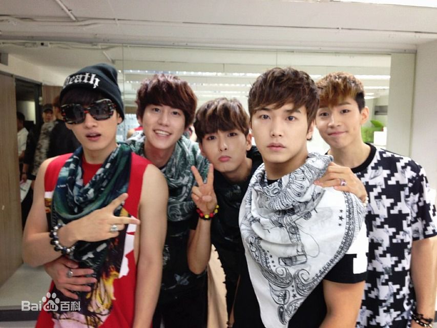 http://www.mshishang.net/pics/star/pic/6b1ab3cf4c7b6028ab0f0420f122692f.jpg