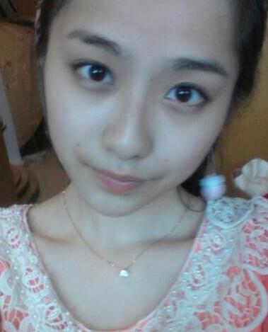 //www.mshishang.net/pics/star/pic/6da85304b85e3afe1254a4bed0a5efb2.jpg