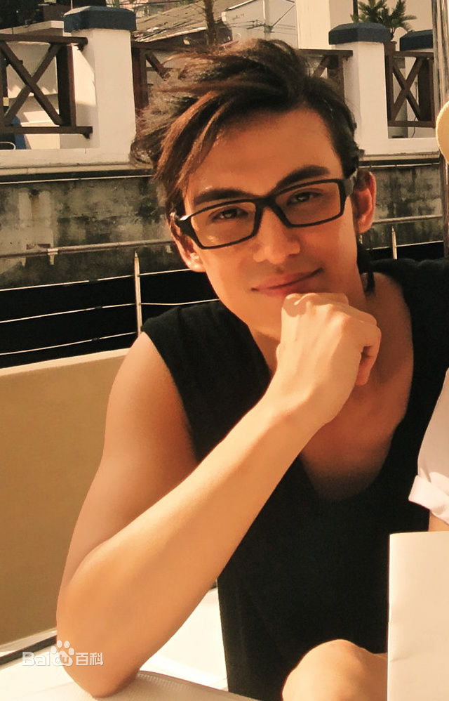 http://www.mshishang.net/pics/star/pic/6f2d129cb9217cd54421954eae4e8a06.jpg