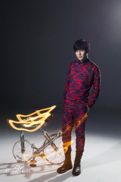 //www.mshishang.net/pics/star/pic/770ec6dd79abb89315b26217a583d7d7.jpg