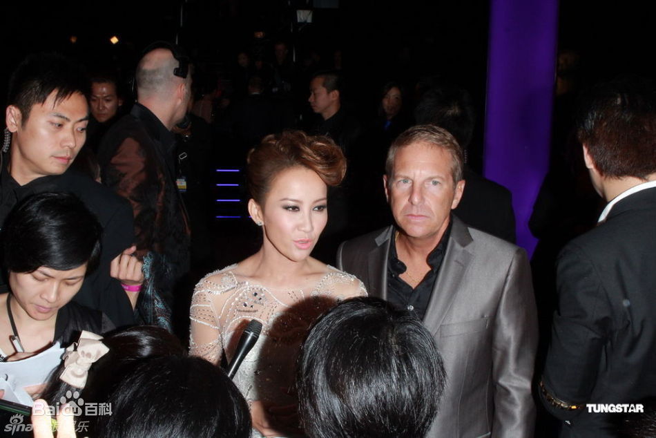 http://www.mshishang.net/pics/star/pic/7fa70864ffcde383337b3e240131853a.jpg