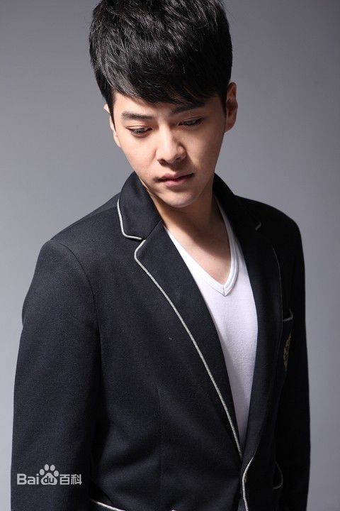 //www.mshishang.net/pics/star/pic/83d7157d07e7224dcbc424175b03b756.jpg