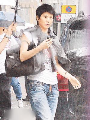 //www.mshishang.net/pics/star/pic/92c22177ddc52de1bcb112247572cc6c.jpg