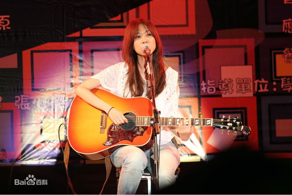 //www.mshishang.net/pics/star/pic/9b704cc4ce5934f6c1505d1f44c105f6.jpg