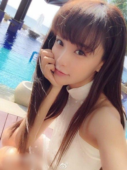 //www.mshishang.net/pics/star/pic/a291814b473db4900f1326fd78c25b9d.jpg