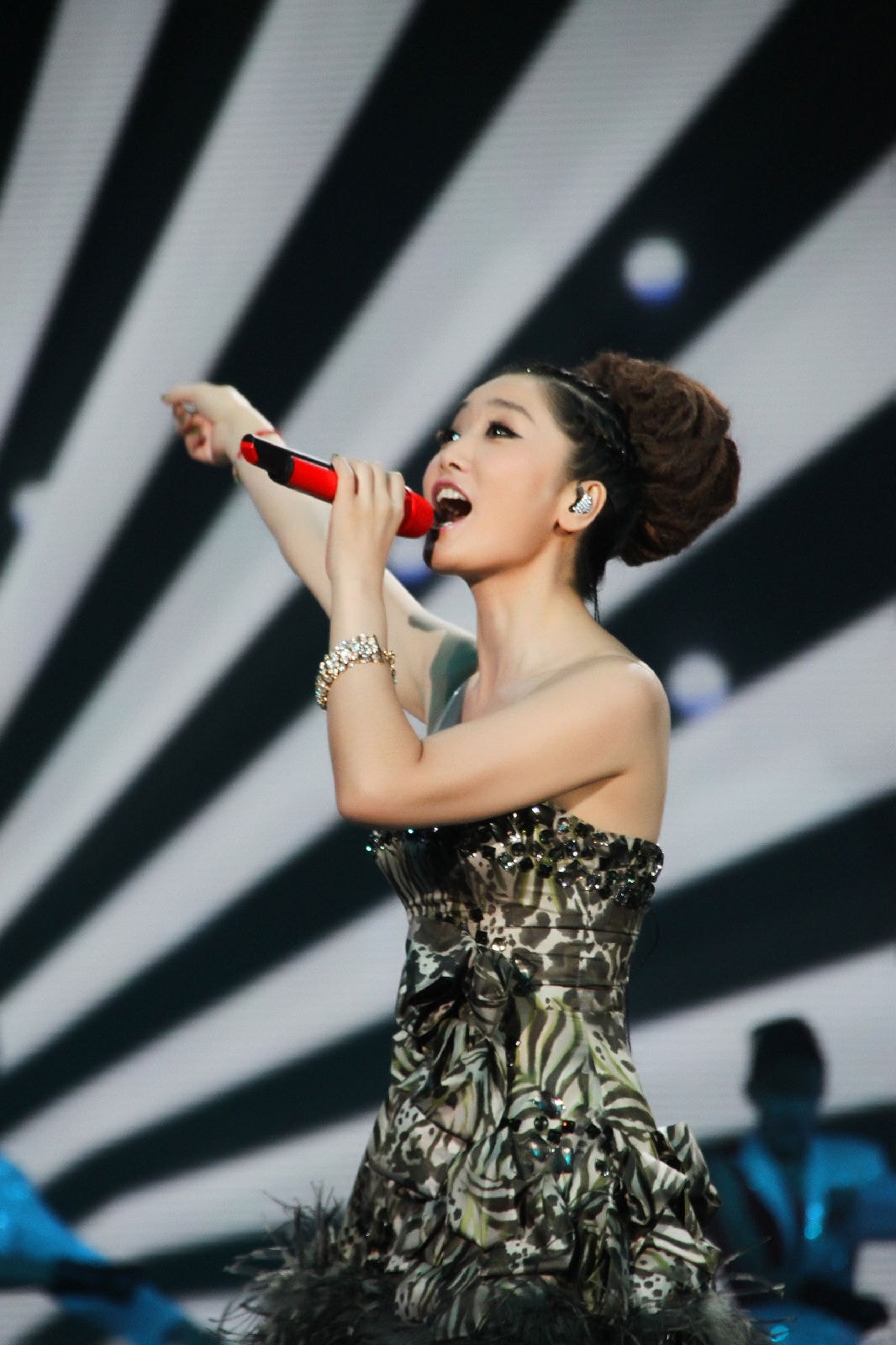 http://www.mshishang.net/pics/star/pic/a6ef1ad7f1628fca6107f85036402abf.jpg