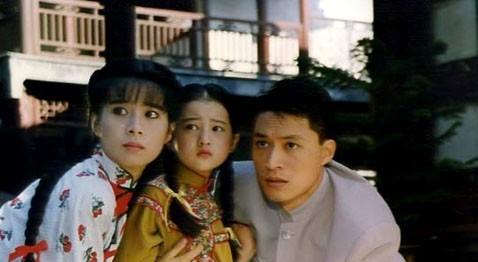 金铭 1992年 3月《青青河边草》饰演：小草 19