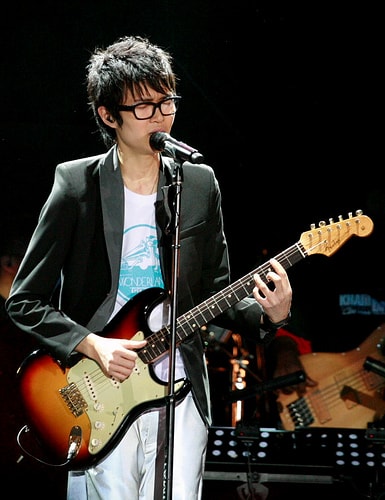 http://www.mshishang.net/pics/star/pic/b9c28a9a4e29162185738f9550a6fa0c.jpg