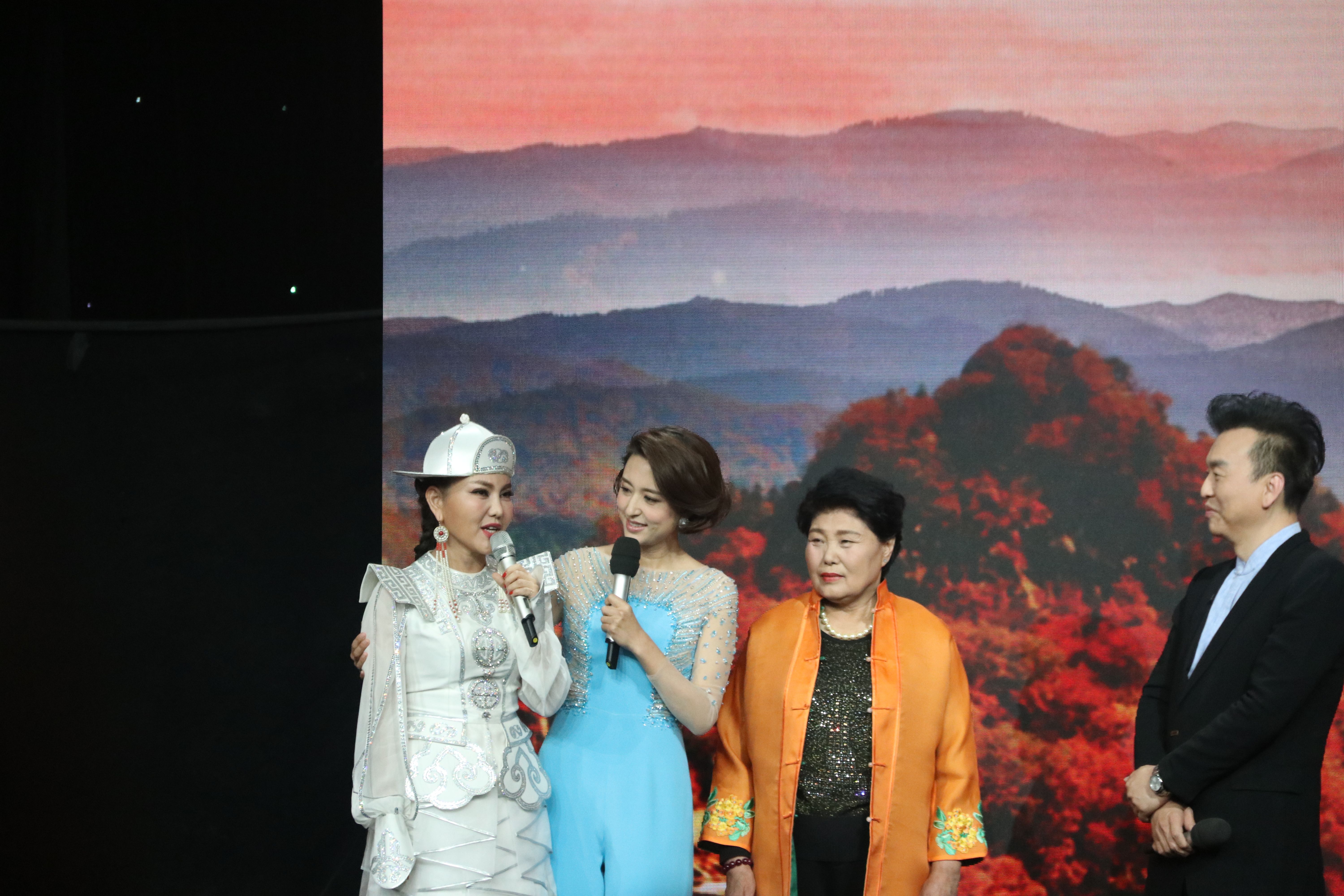 http://www.mshishang.net/pics/star/pic/bda6a7cc5ff77ae783d644a552fbd6f0.jpg