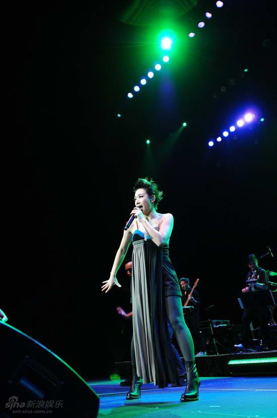 http://www.mshishang.net/pics/star/pic/c0f407cd8920aa64030bab15142340ee.jpg