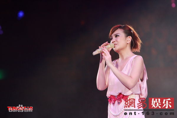 //www.mshishang.net/pics/star/pic/c5f5d8959a6c688ba10cea582d538250.jpg