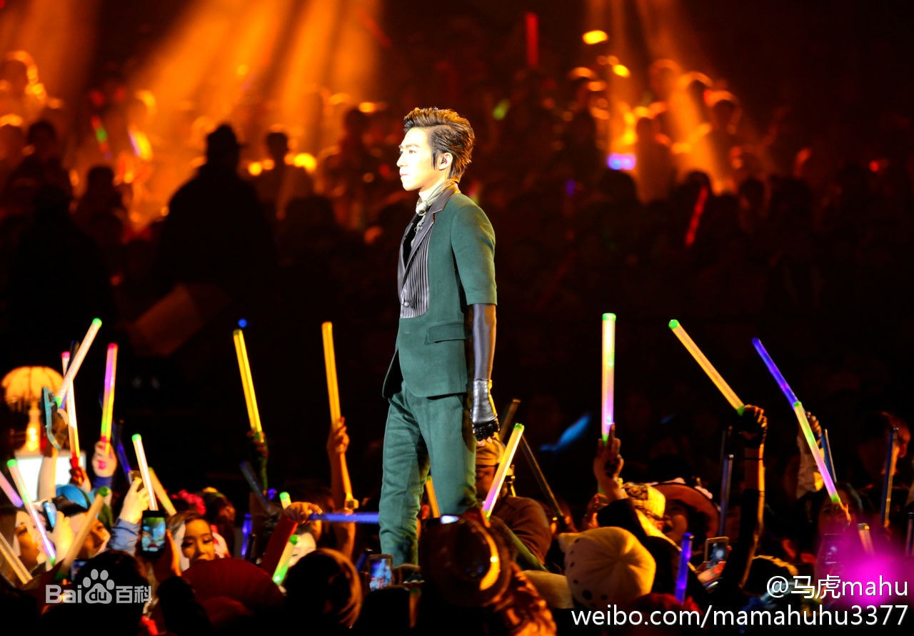//www.mshishang.net/pics/star/pic/ccb4e32c2acc6126fae10833dd3cd443.jpg