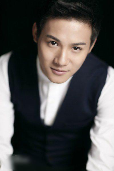 //www.mshishang.net/pics/star/pic/cd2e507bae7008e083cf453260984336.jpg