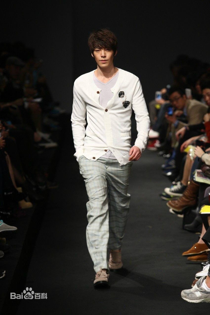 http://www.mshishang.net/pics/star/pic/e0d7c95ff3c776b017800f5205371b3c.jpg