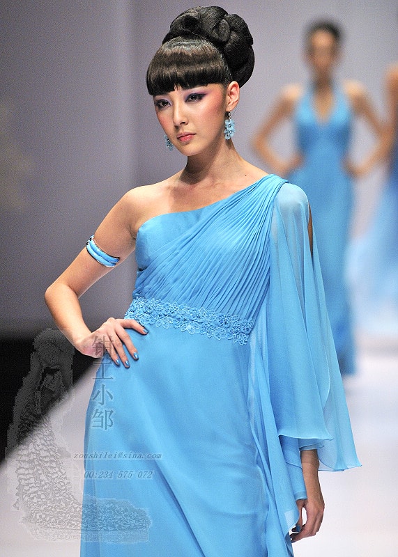//www.mshishang.net/pics/star/pic/e559f43c45234e00317ef125a1d79c26.jpg