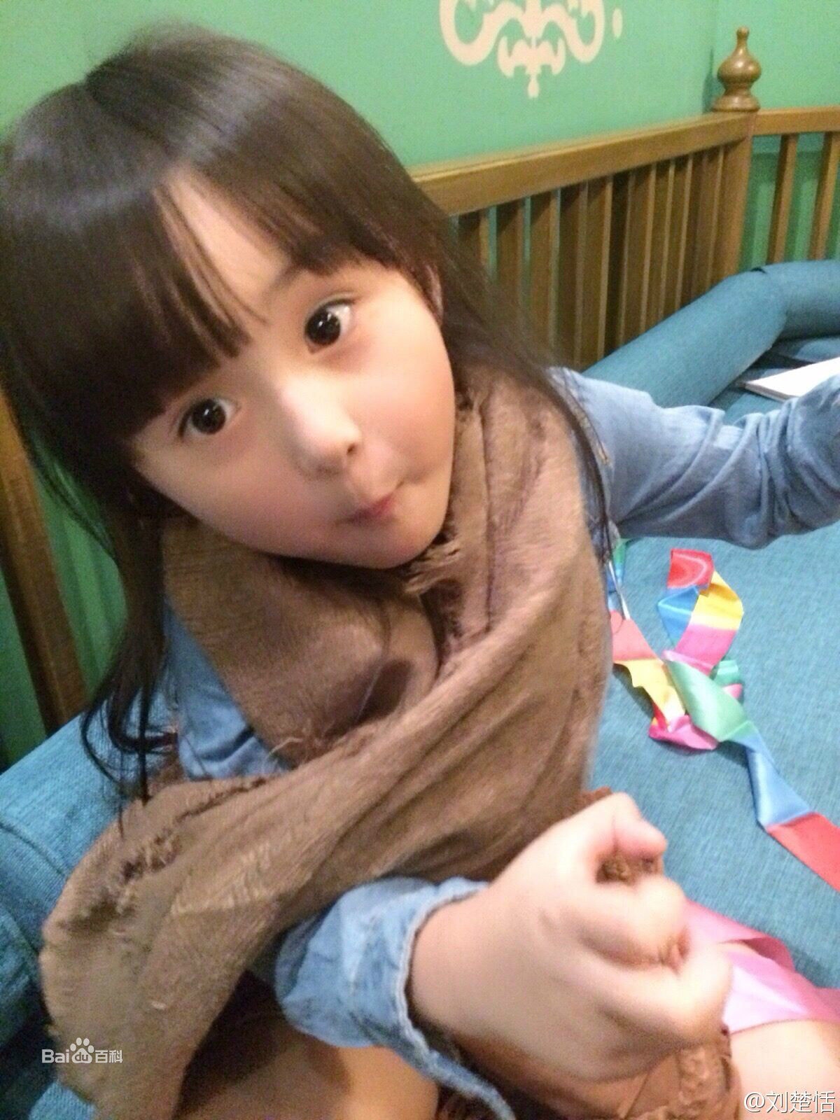 //www.mshishang.net/pics/star/pic/ee7f1e86af2622f857160895e4109e40.jpg