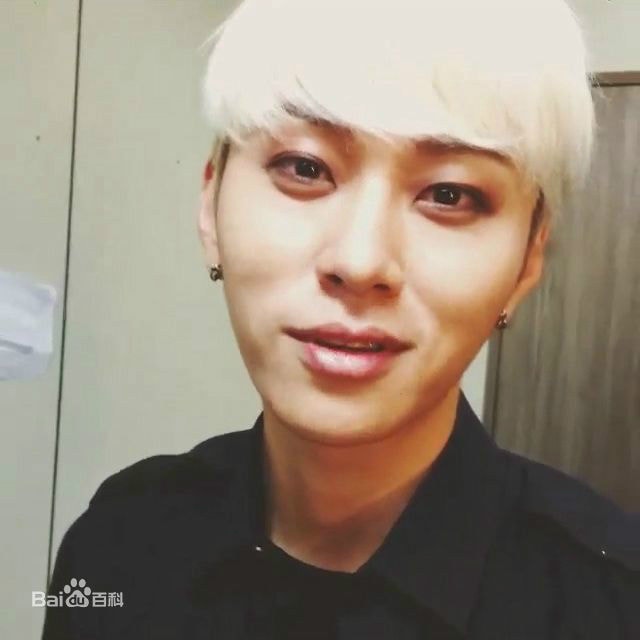 龙俊亨的Ins 7