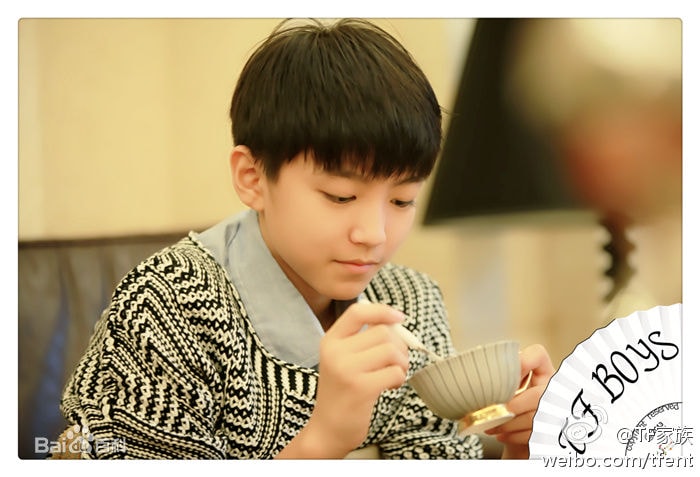 //www.mshishang.net/pics/star/pic/f787d9584670f9e1f7e521b23eb90f52.jpg